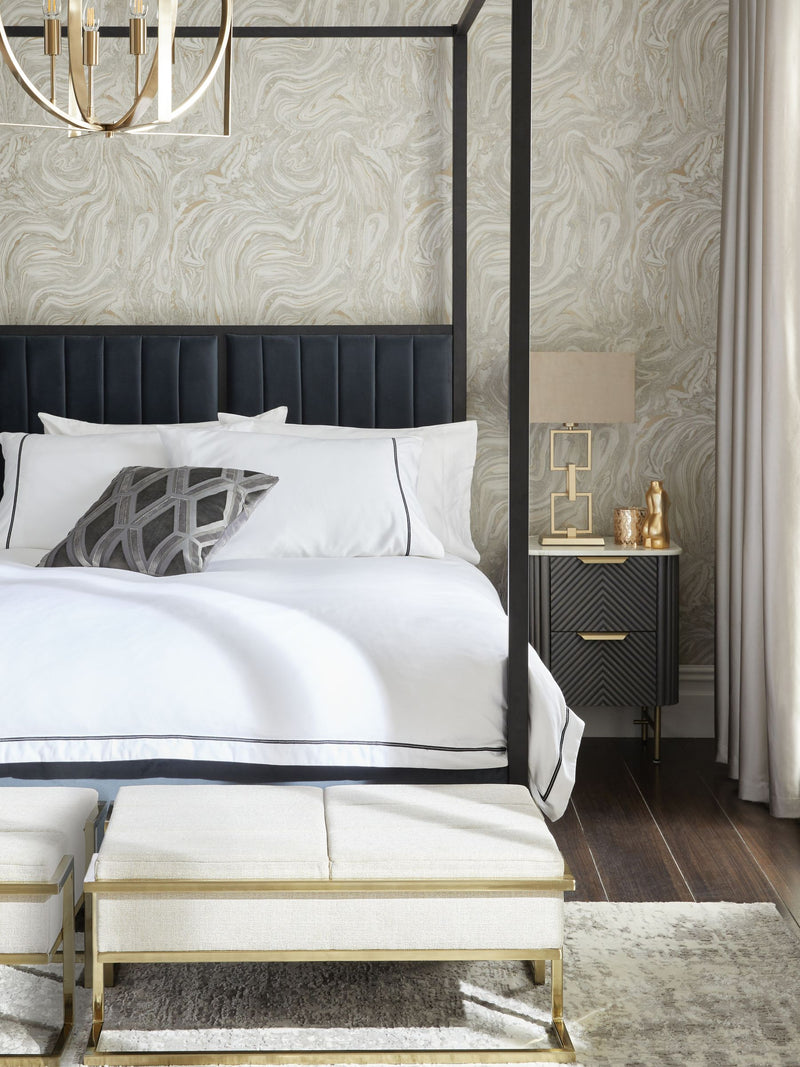 White/Black Collection Luxe duvet cover and pillowcase set (British brand)