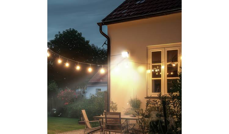 Luceco 11W PIR Guardian solar floodlight, UK version