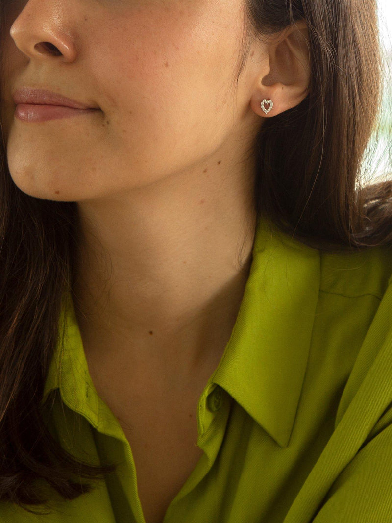 IBB 9ct white gold heart stud earrings, UK version
