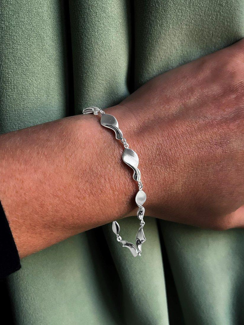 Nina B Swirls bracelet 20cm - British product