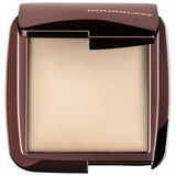 Hourglass universal finishing powder with light-diffusing technology, UK version