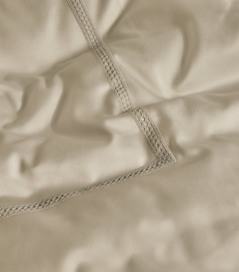 Harrods Wilton Square pillowcases in Supima cotton, 65cm x 65cm, UK version