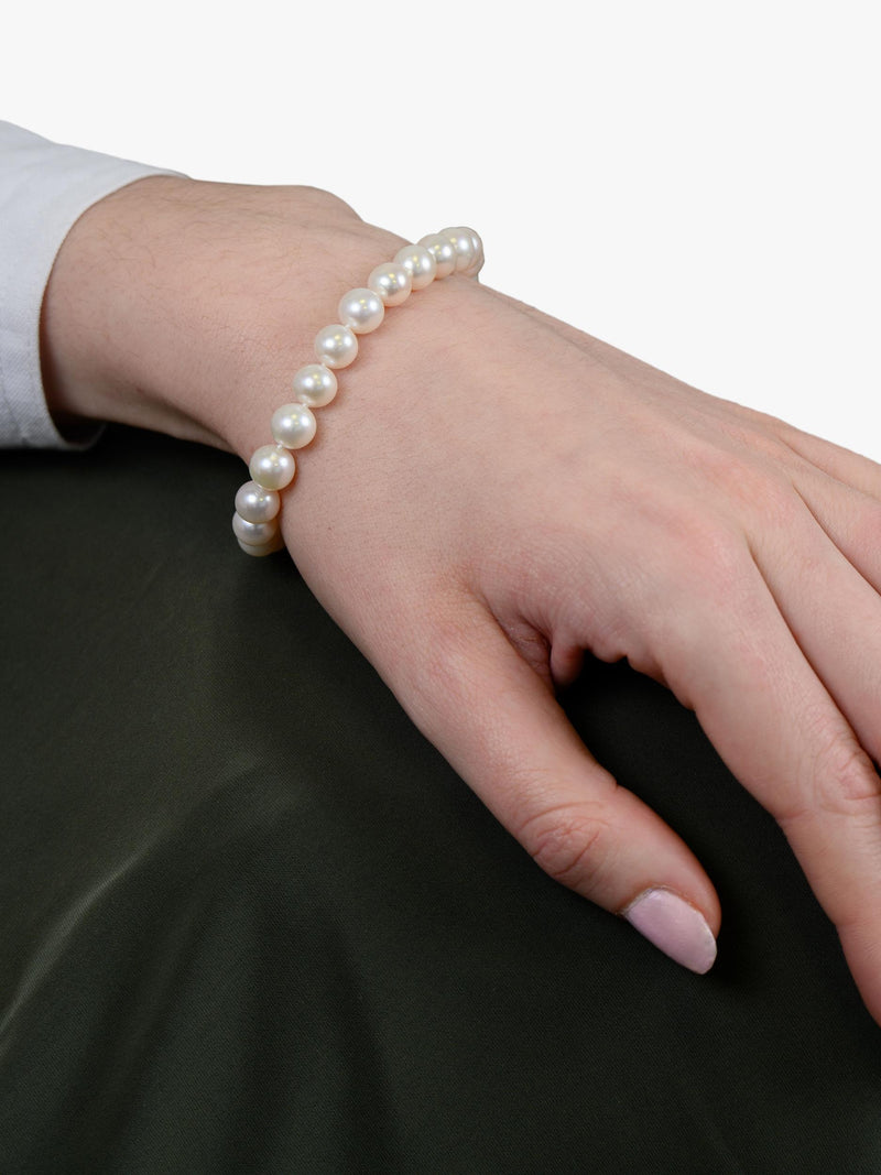 E.W Adams 9ct freshwater cultured pearl bracelet white, UK version