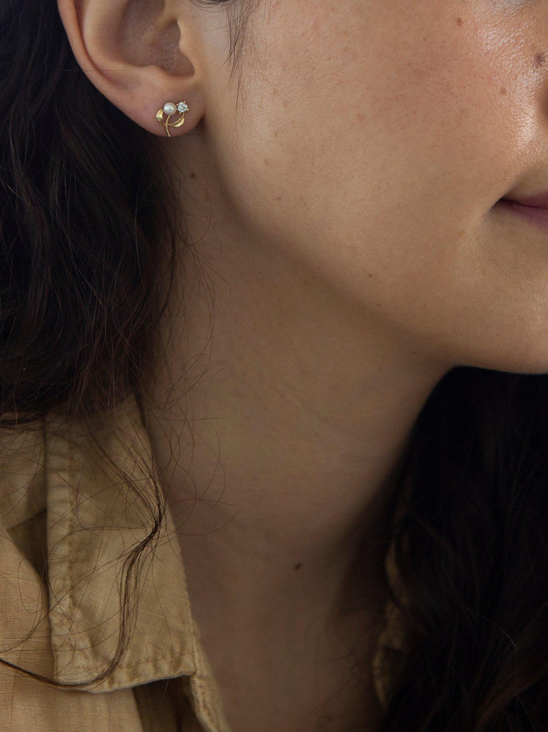 IBB 9ct gold stud earrings faux pearl cubic zirconia, UK version