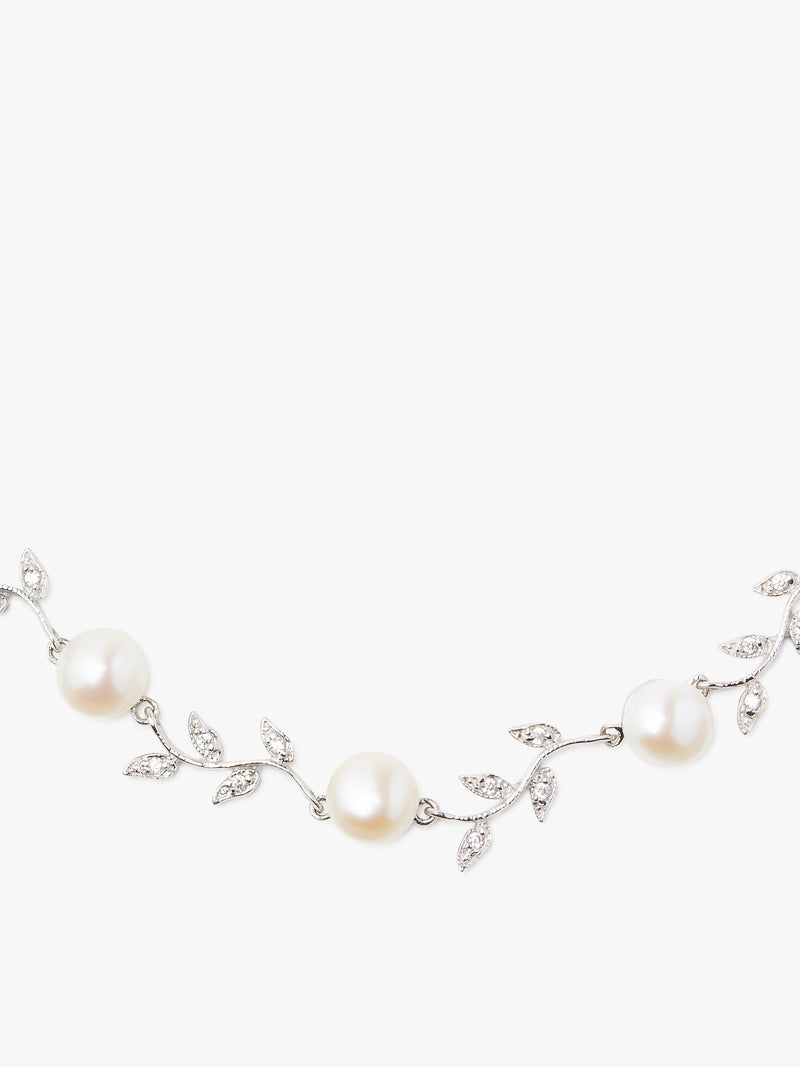 Lido leaf pearl necklace in silver and white - British product