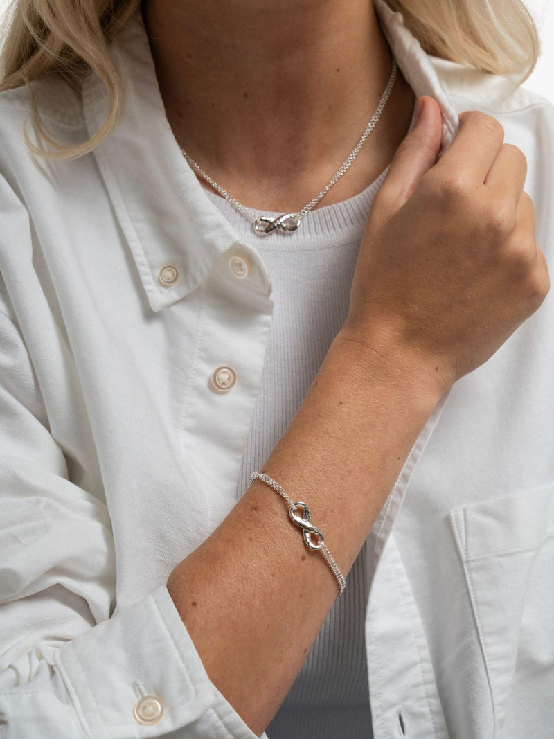 Dower & Hall sterling silver infinity bracelet 18.5cm - British product