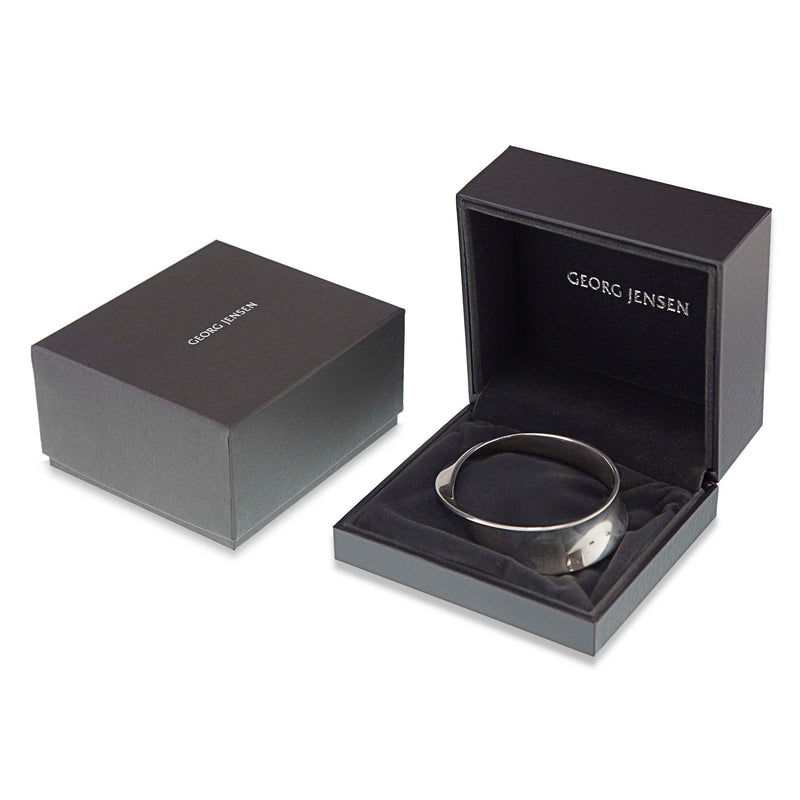 Georg Jensen Möbius sterling silver bangle size M/L - British product