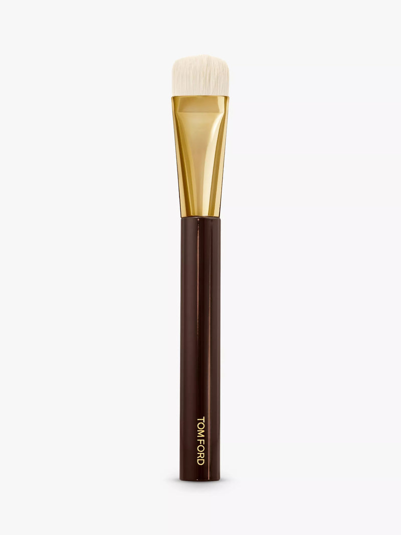 TOM FORD Shade & Illuminate Brush 04 makeup brush (British brand)