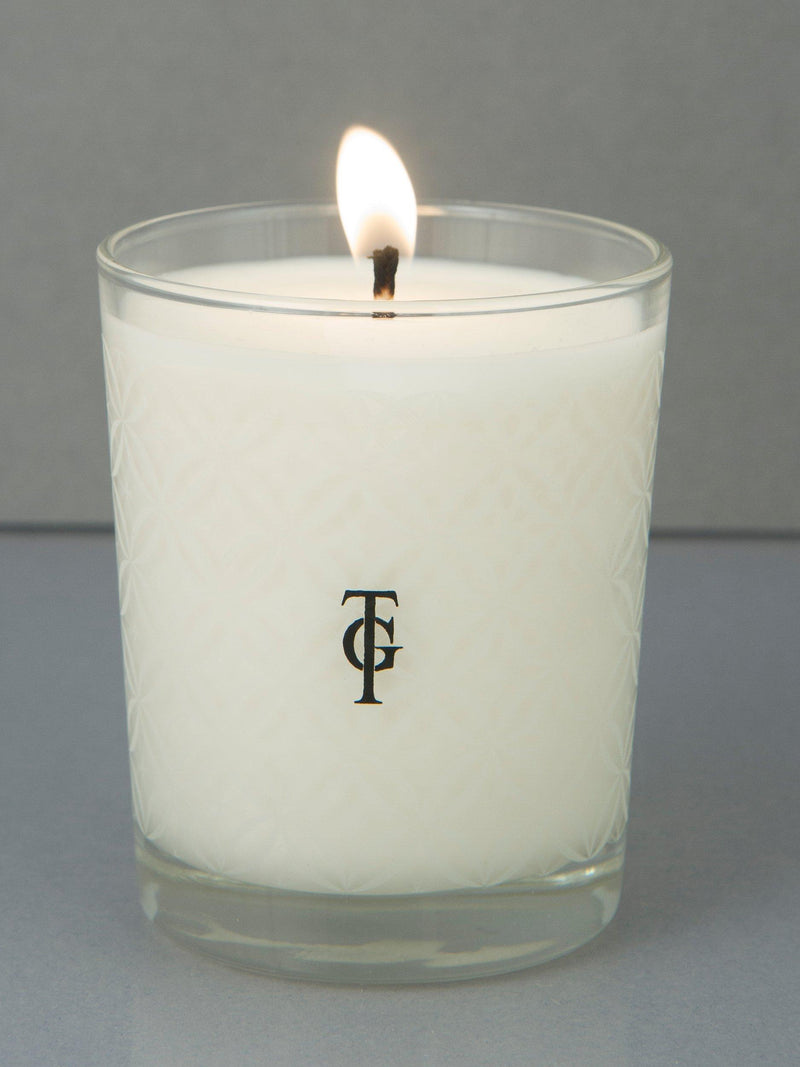 True Grace rosemary and eucalyptus scented candle 190g - British product