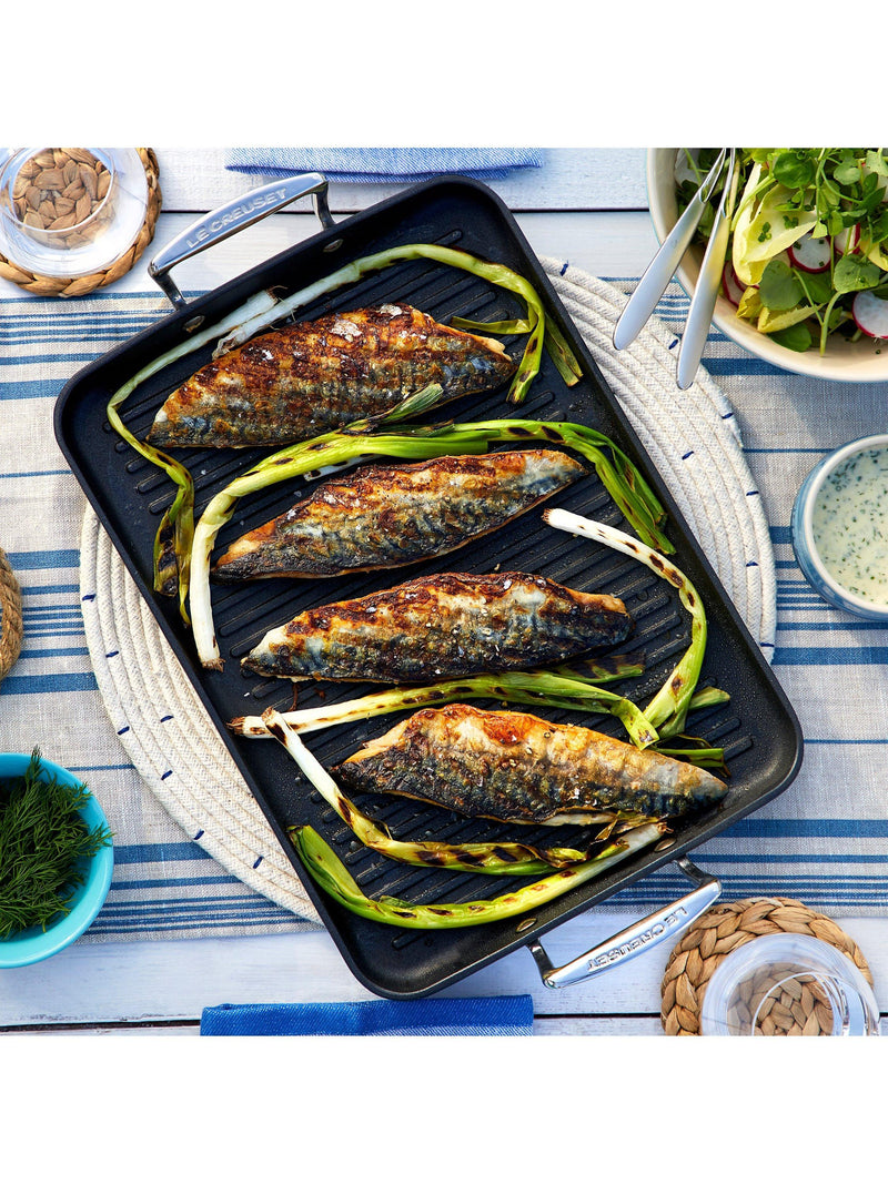 Le Creuset rectangular grill pan with toughened non-stick coating, 35cm, UK version