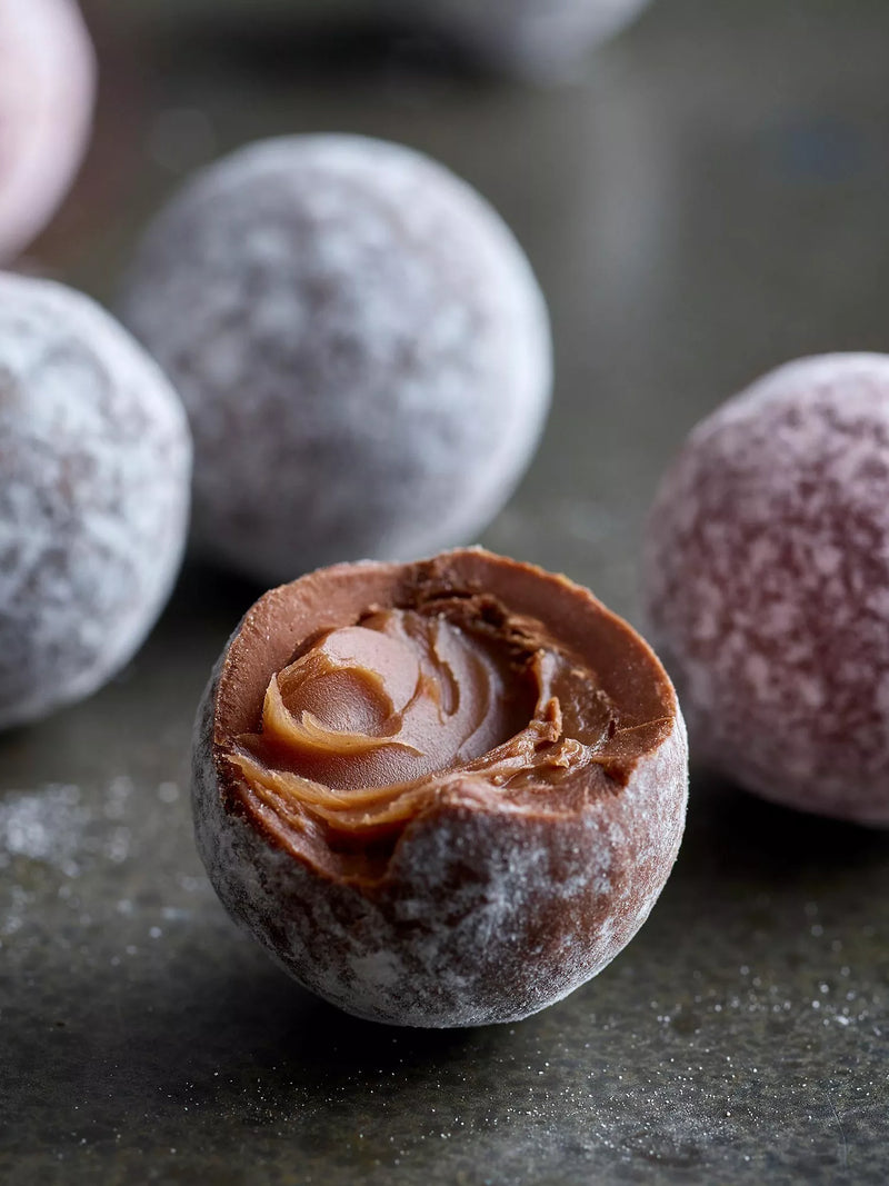 Hotel Chocolat Pink & Classic Champagne Truffles 200g, UK version