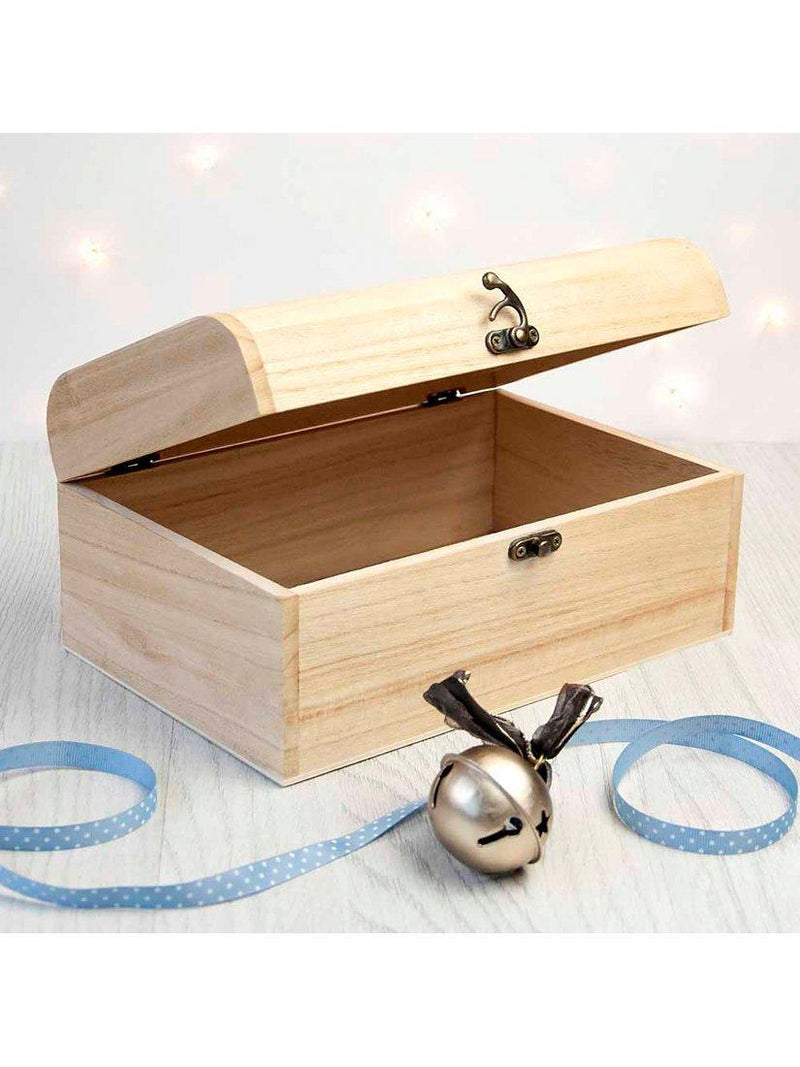 Treat Republic personalised traditional family Christmas Eve gift box (British brand)