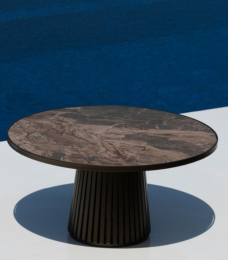 Indian Ocean Round Sierra 6-Seater outdoor table, UK version