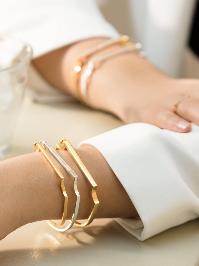 Monica Vinader skinny diamond bangle in gold (British brand)
