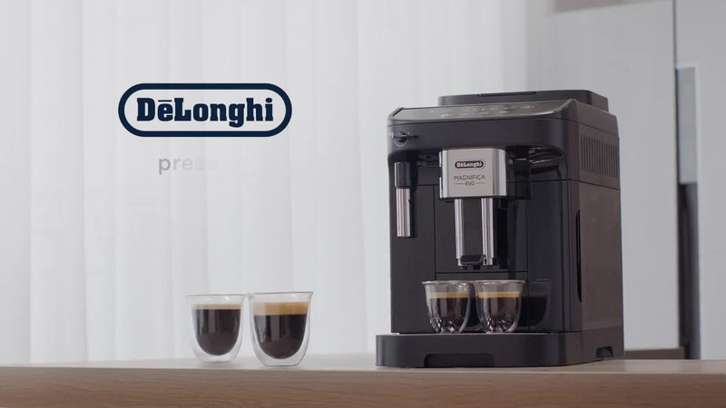 De'Longhi Magnifica Evo coffee machine in black - British product