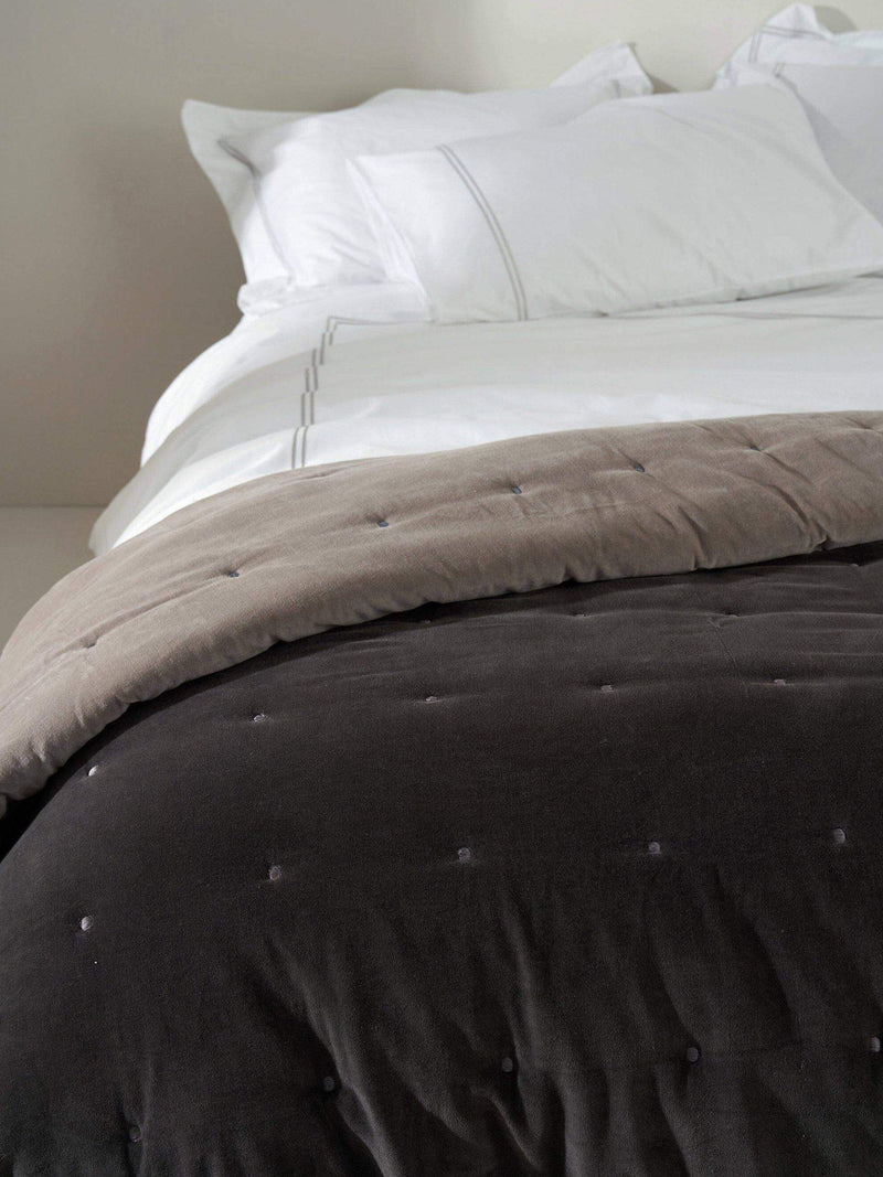 Reversible velvet quilted bedspread (British brand)