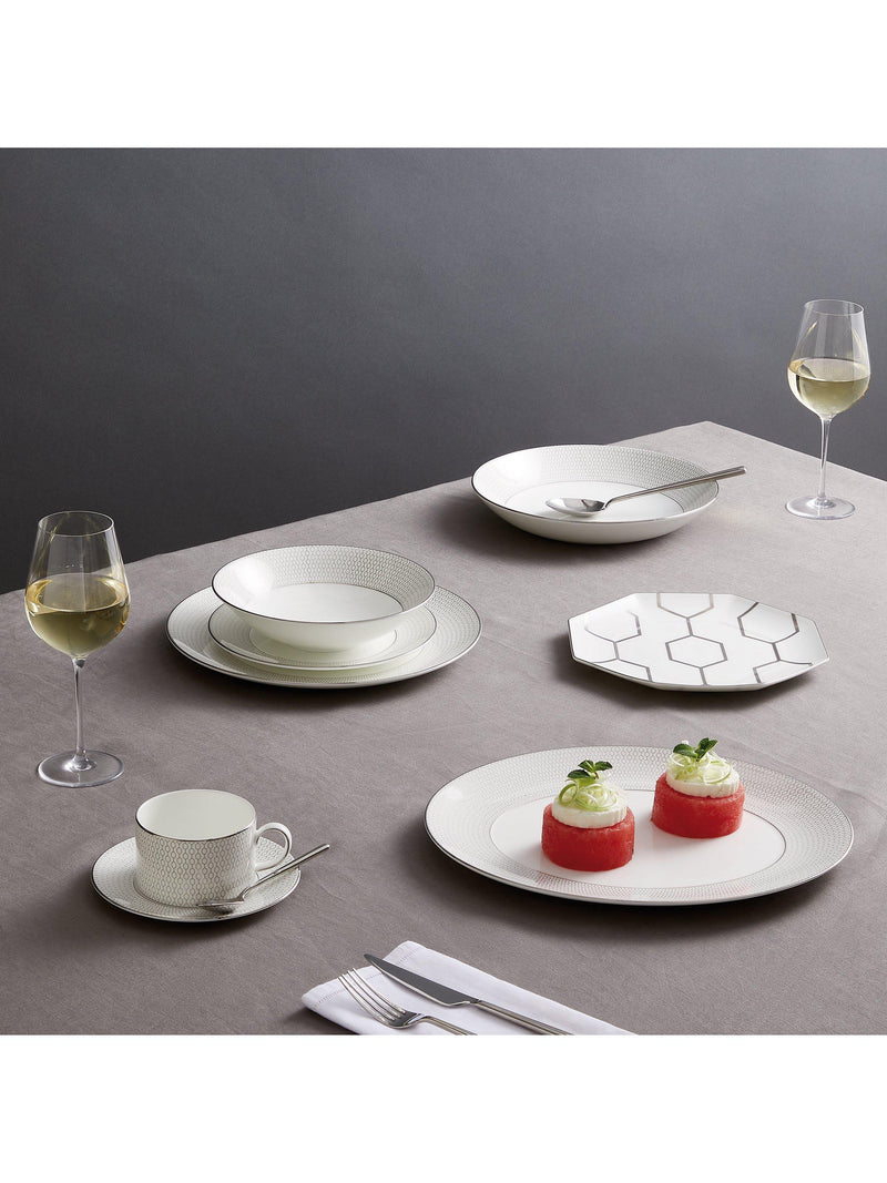 Wedgwood Gio Platinum fine bone china dinnerware set 5-piece, UK version
