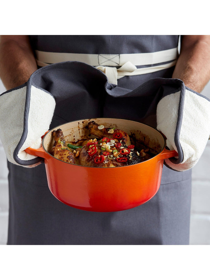 Le Creuset Chef's Apron, UK version