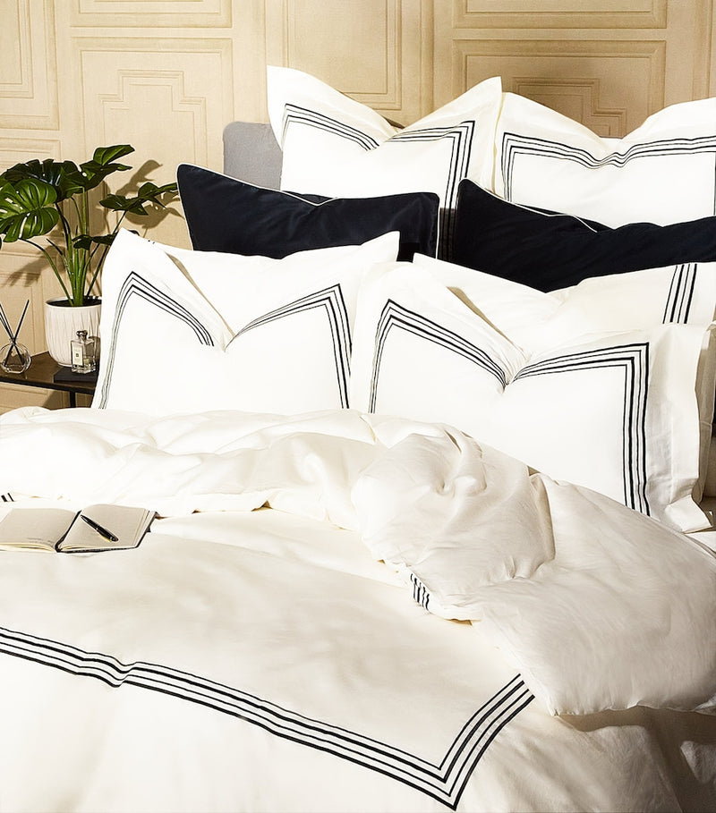 Harrods of London Mayfair Piped Pillowcase Pair 50cm x 75cm, UK version