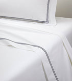 Yves Delorme Super King organic cotton percale flat sheet with striped design (British brand)