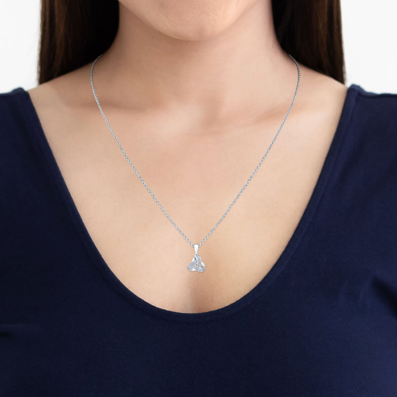 Costco diamond knot pendant 0.20ctw 18ct white gold - British product