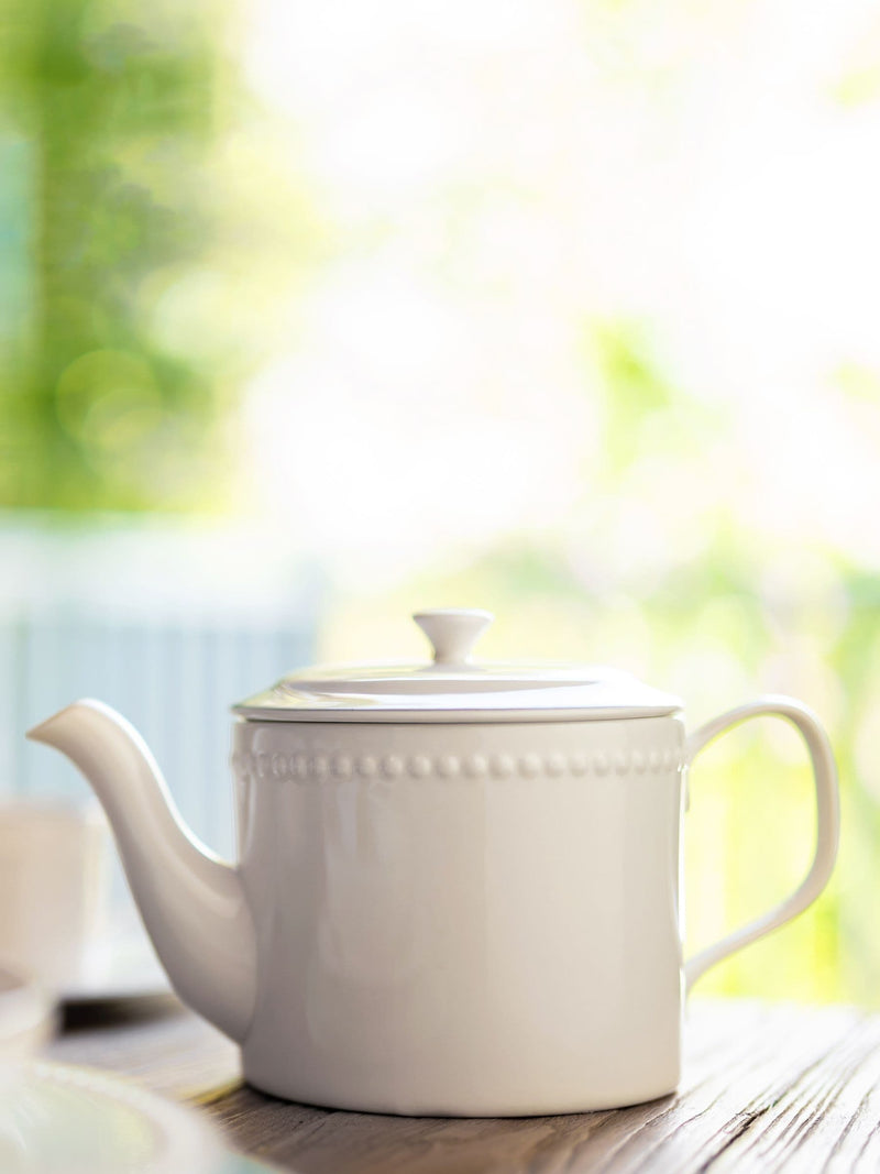 Mary Berry White Signature teapot, imported from the UK