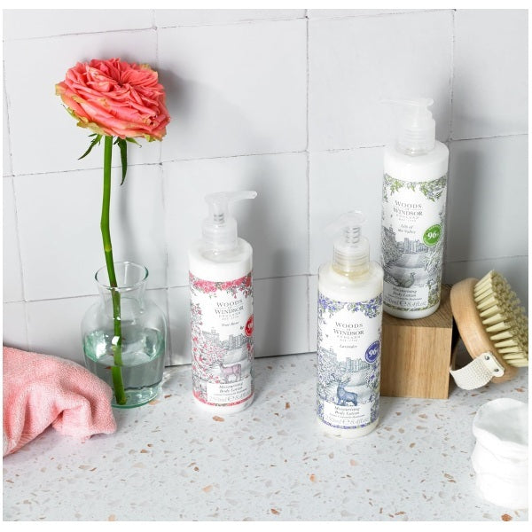 Woods of Windsor Body Lotion Lily Valley 250ml (British brand)