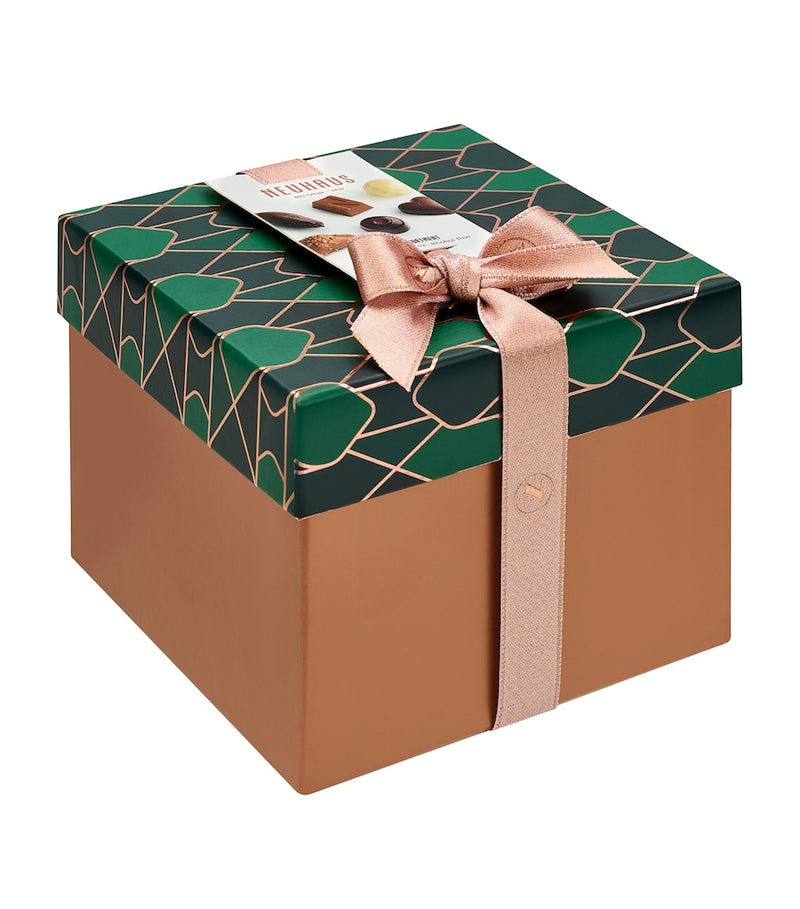 Neuhaus medium winter chocolate box with 15 pralines 189g, imported from the UK
