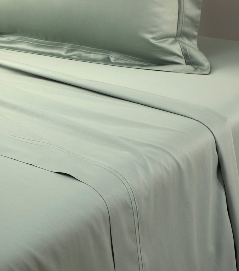 Yves Delorme Triomphe super king flat sheet 270cm x 295cm (British brand)
