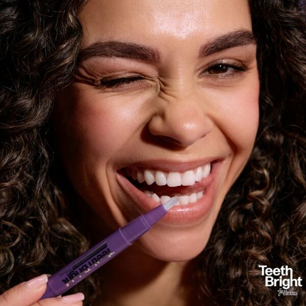 7th Heaven teeth whitening pen with PAP technology, imported from the UK