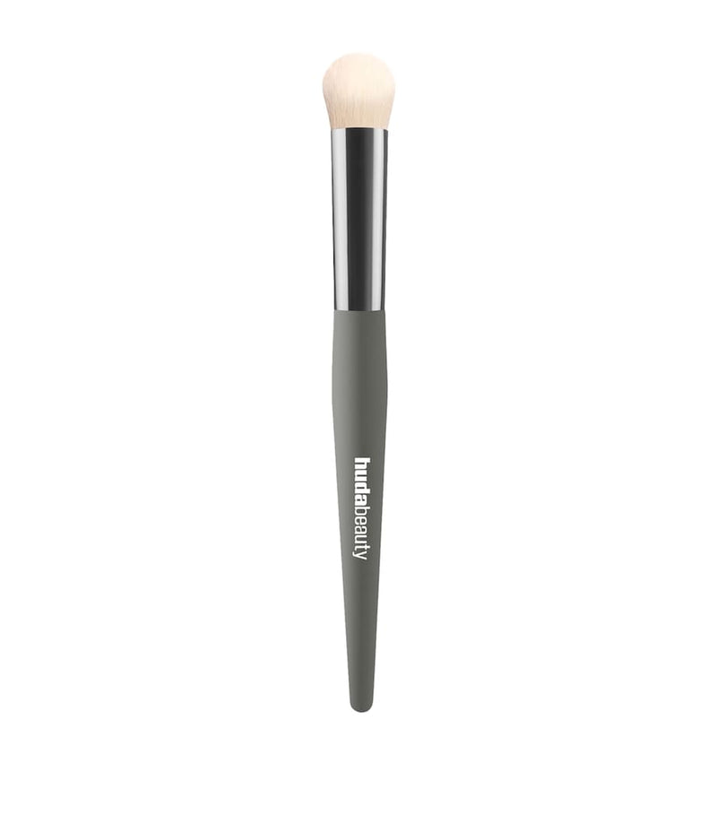 Huda Beauty Undereye Buff Brush, UK version