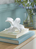 White lily flower ornament, 10cm resin sculpture (British brand)
