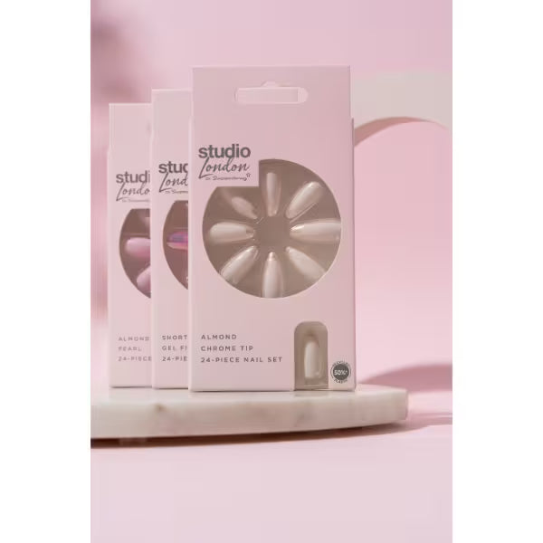 Studio London Gold Chrome Tip Almond Nails 24 PCS (British brand)