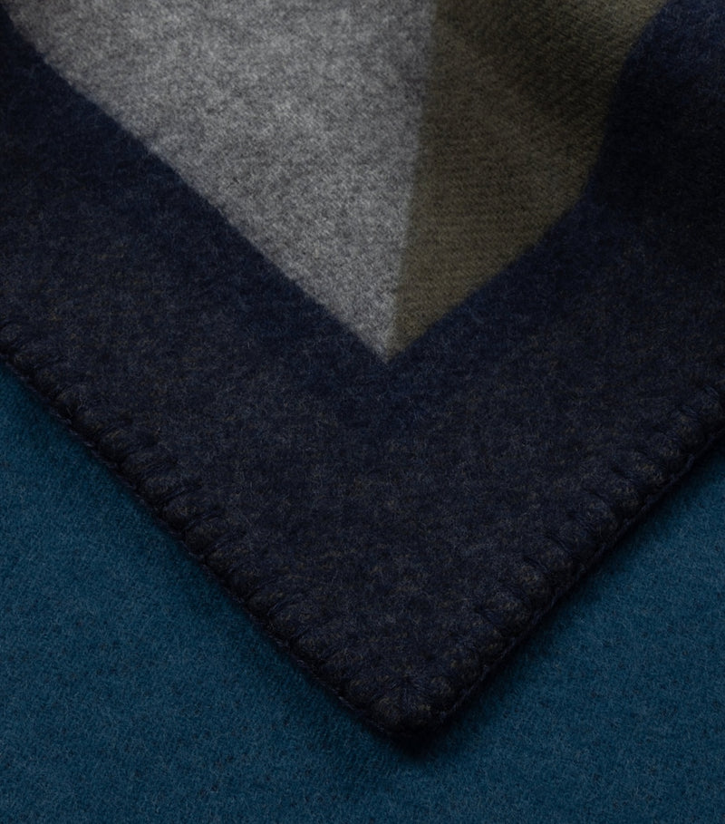 Begg x Co Vivian Envelope blanket 140x180cm, imported from the UK