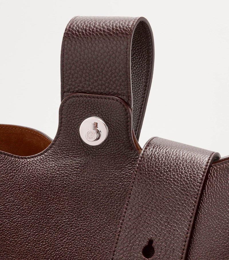 LOEWE Pebble bucket bag calfskin leather (British brand)