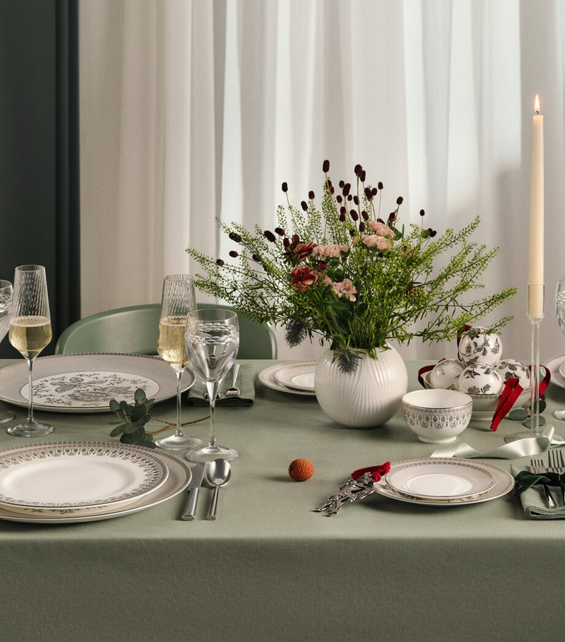 Wedgwood Silver Tonquin Deep Plate (22cm)