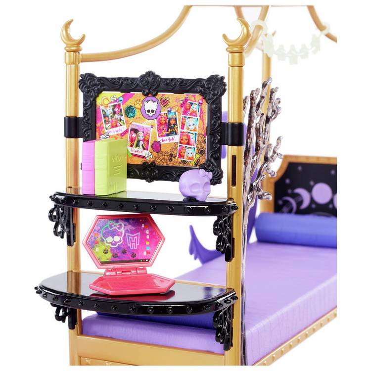 Monster High Clawdeen Wolf bedroom playset for 11 inch dolls (British brand)