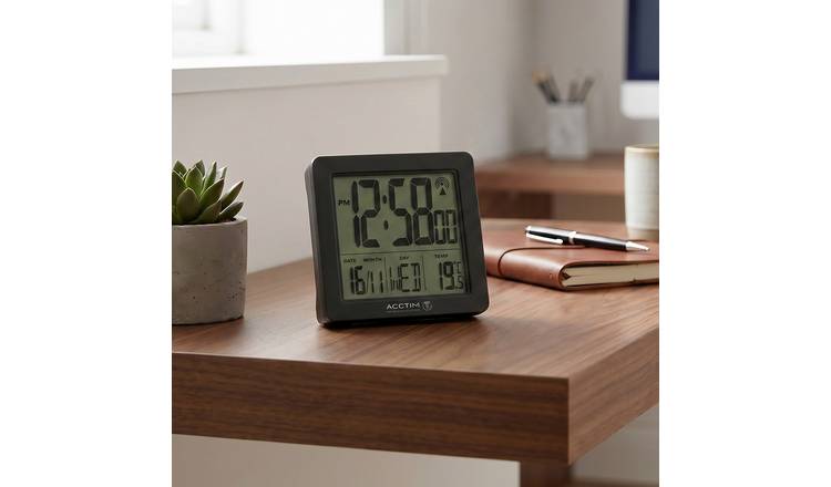 Acctim Varsity radio controlled alarm clock, UK version