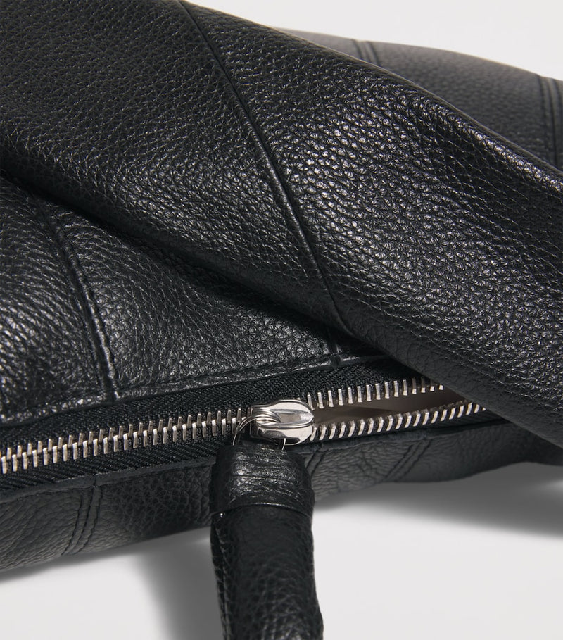 Lemaire Croissant shoulder bag in grained leather (British brand)