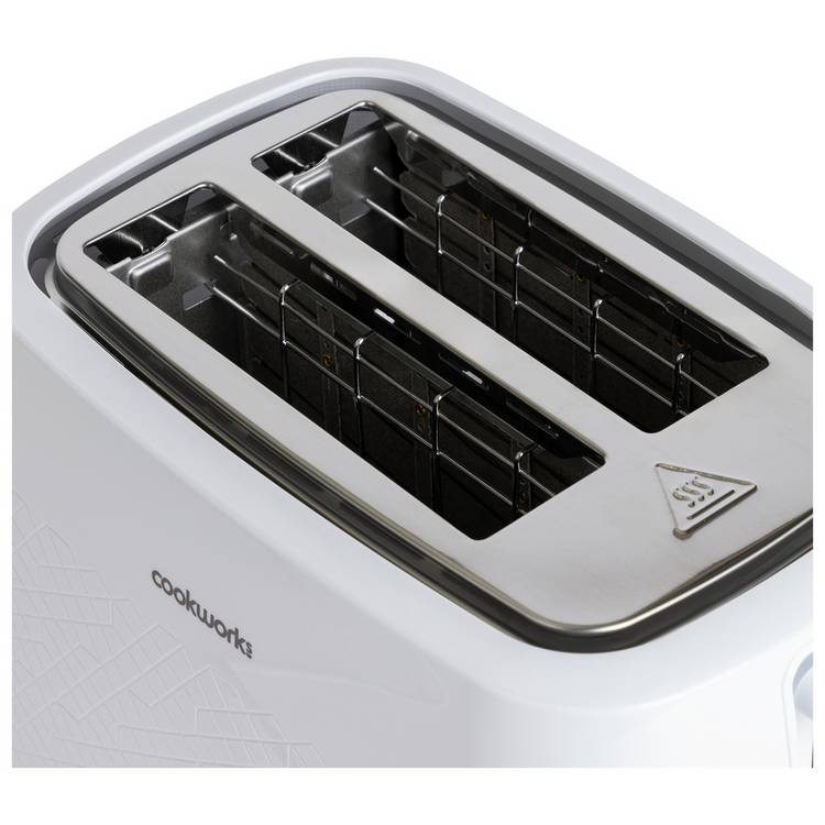 Cookworks white 2-slice toaster with plastic exterior - British product