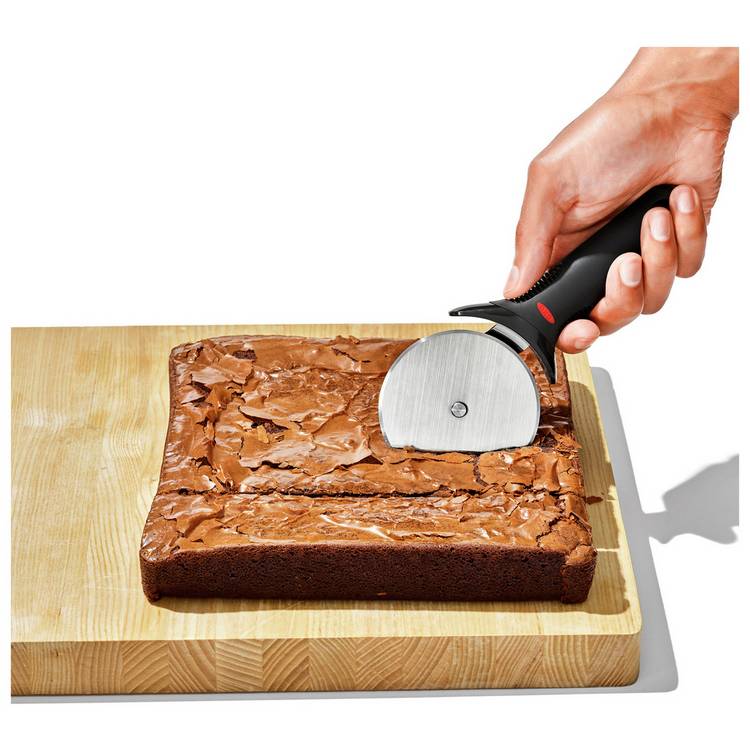 OXO pizza wheel slicer black, imported from the UK