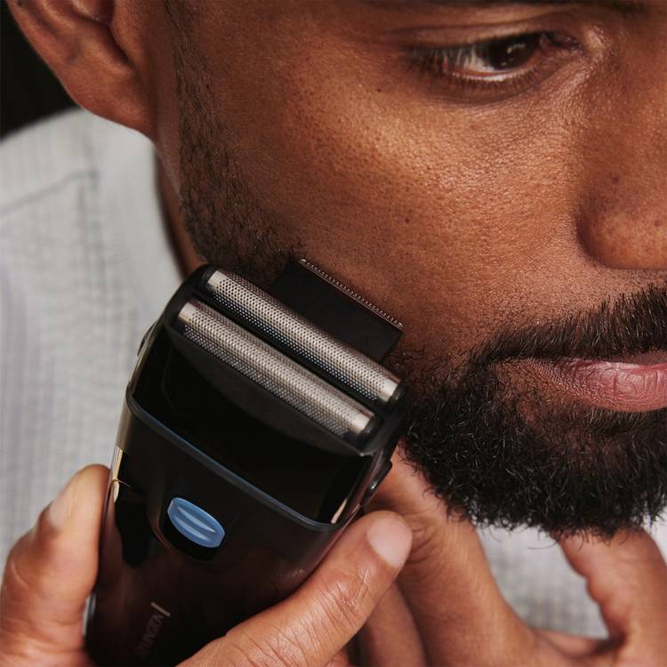 Remington F1 Style Series foil electric shaver (British brand)
