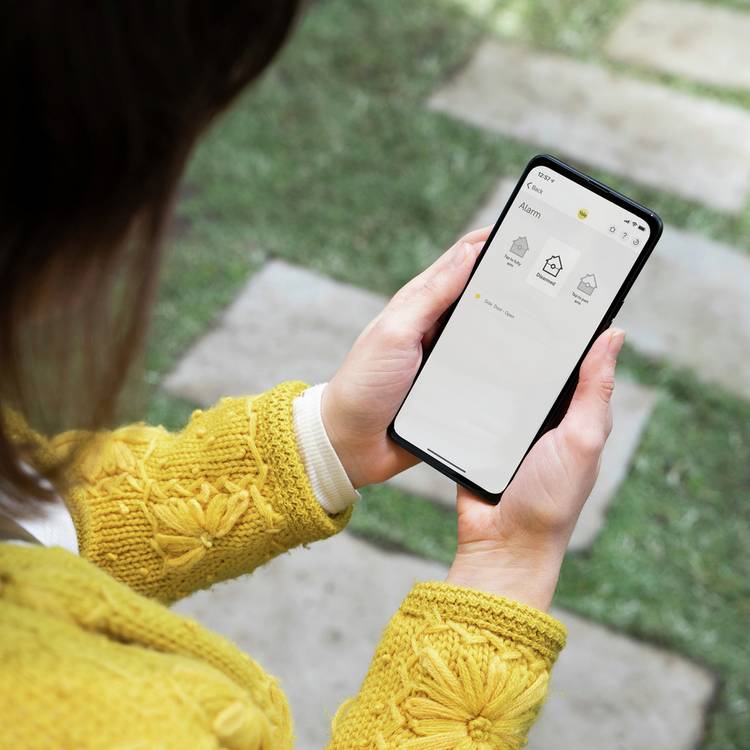 Yale door contact sensor for smart home alarm, UK version