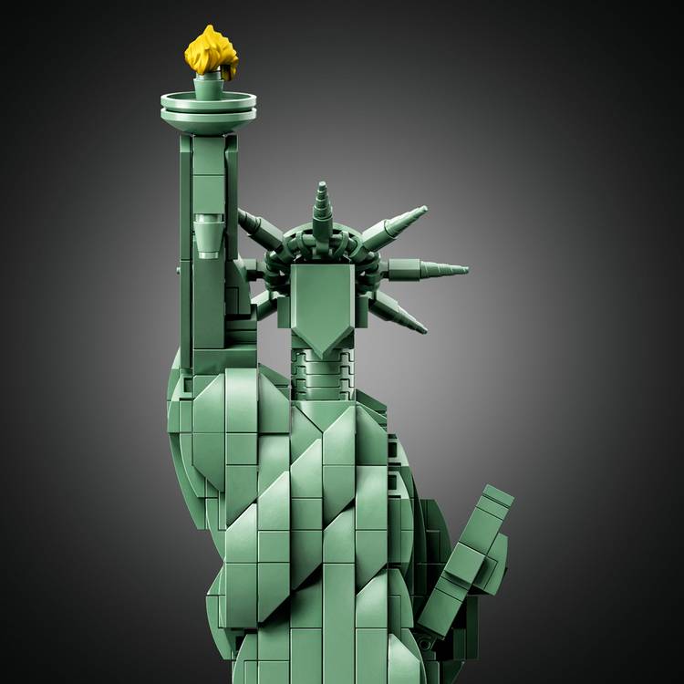 LEGO Statue of Liberty 21042 building set imported from UK