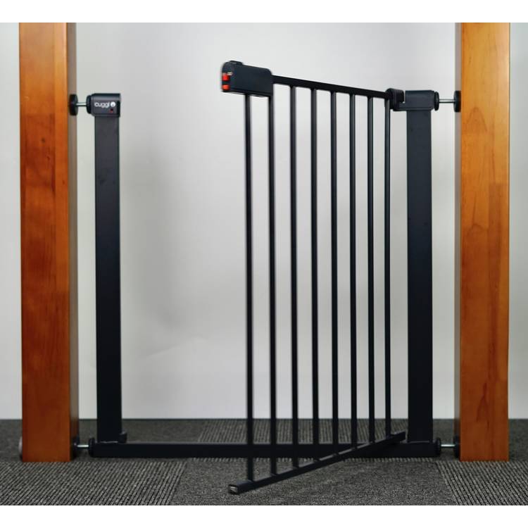 Cuggl grey safety gate with double-locking handle, imported from the UK