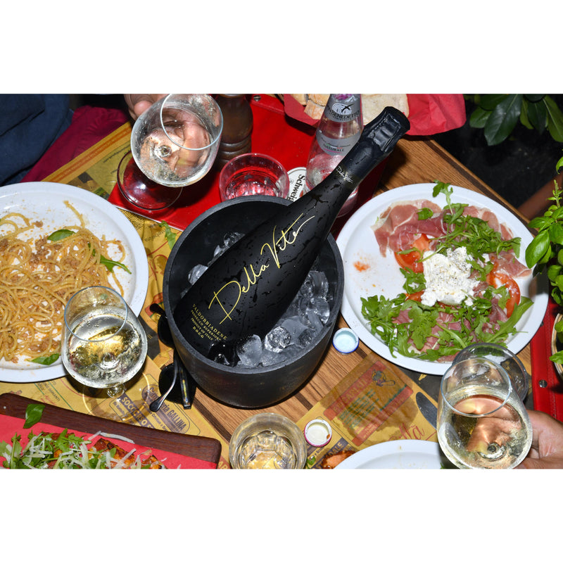 Della Vite Valdobbiadene Prosecco Superiore D.O.C.G 75cl, UK version