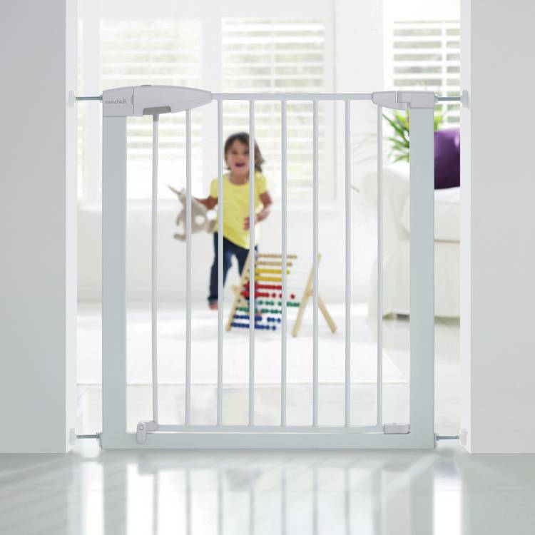 Munchkin Lindam Easy Lock safety gate 76cm - British product