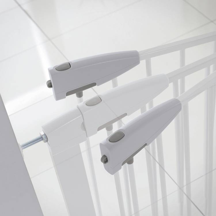 Munchkin Lindam Easy Lock safety gate 76cm - British product