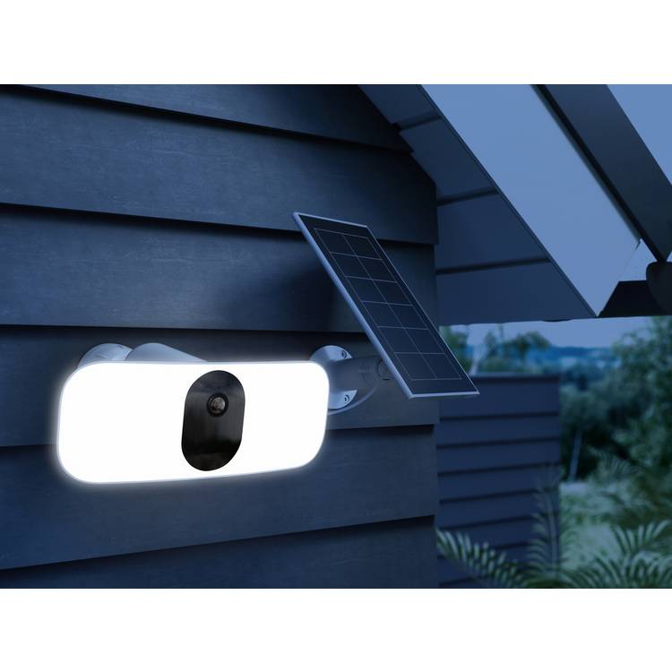 Arlo solar panel with magnetic charge cable (British brand)