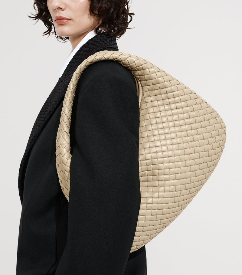 Bottega Veneta Veneta shoulder bag in nappa leather, UK version